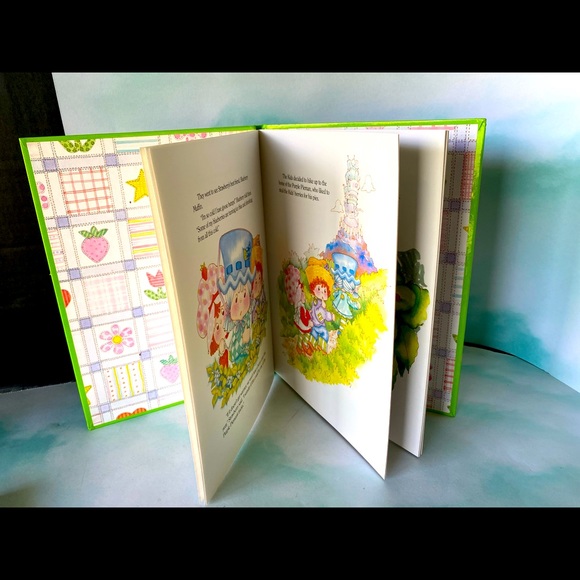 STRAWBERRY SHORTCAKE VINTAGE 80s COLLECTABLE HARDCOVER BOOK BUNDLE OF 3 - Picture 11 of 16